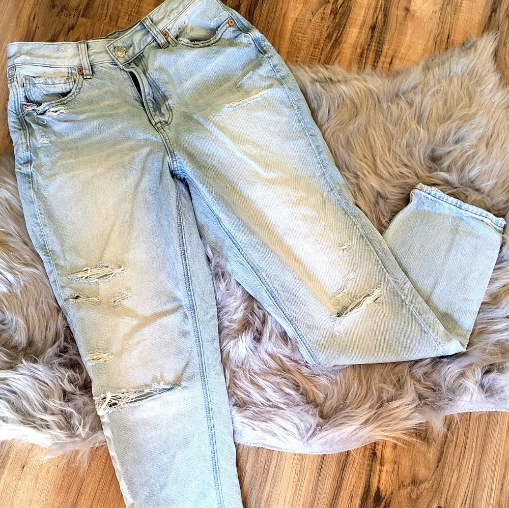 American Eagle Mom Jeans